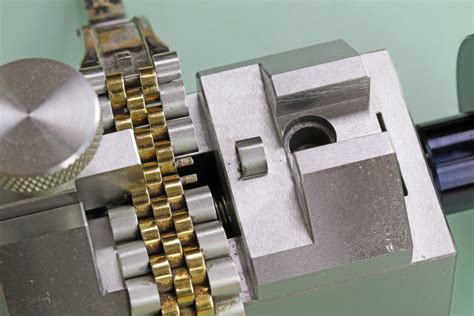 tool to remove rolex bracelet|Rolex bracelet link removal.